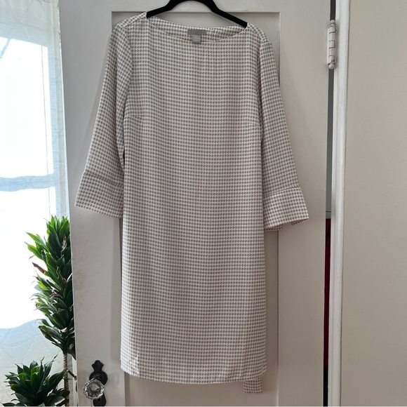 H&M Herringbone Print Shift Dress with Optional Tie Waist - Picture 9 of 12